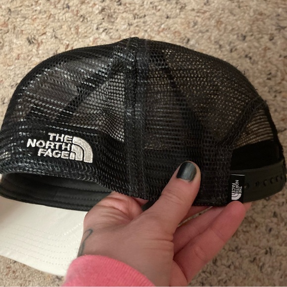 The North Face cream and black snapback mesh trucker hat unisex baseb cap - Picture 4 of 6